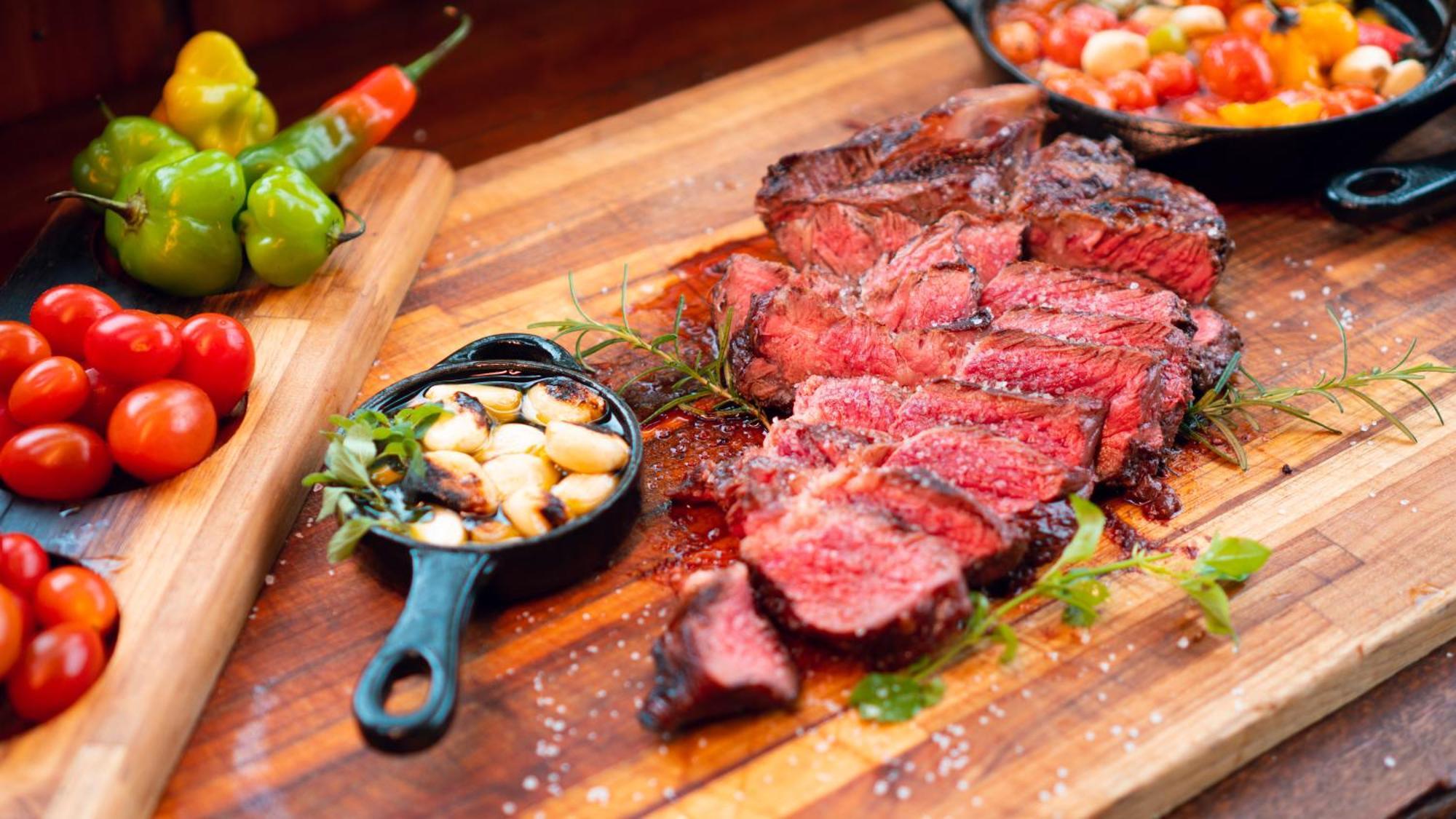 Mabu Thermas Grand Resort Foz do Iguaçu Dış mekan fotoğraf A grilled steak