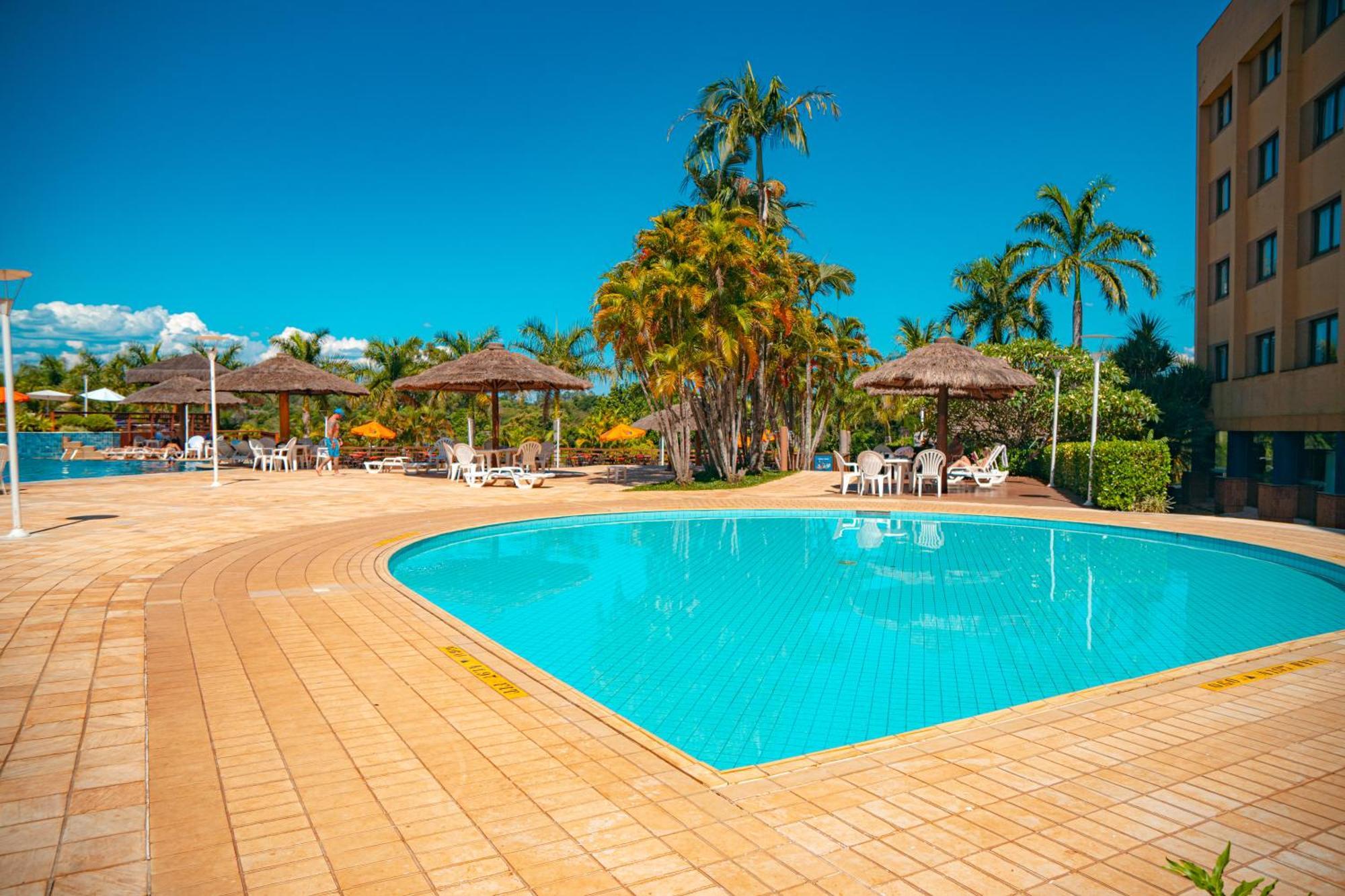 Mabu Thermas Grand Resort Foz do Iguaçu Dış mekan fotoğraf The pool at the hotel